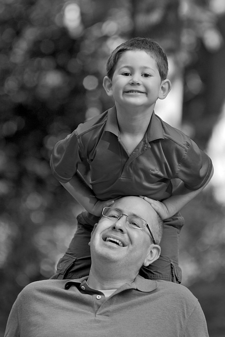 Family photo session on location at Willow Creek Park in Iowa City, Iowa.